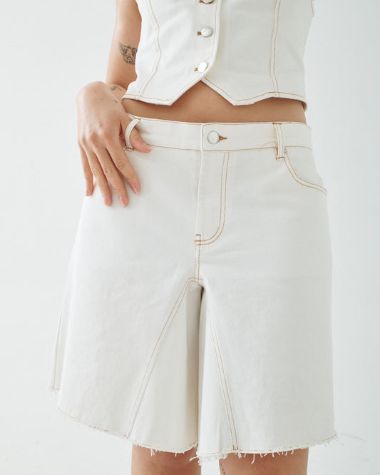 09 Twill Bermuda Shorts - White