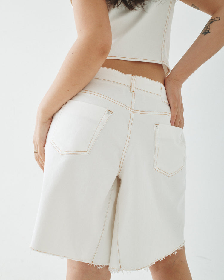 09 Twill Bermuda Shorts - White